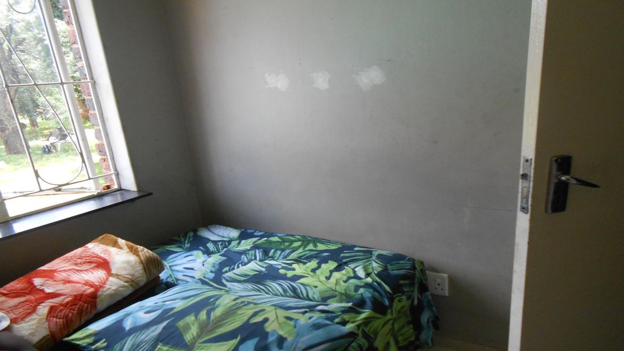 Photo 5 of 23