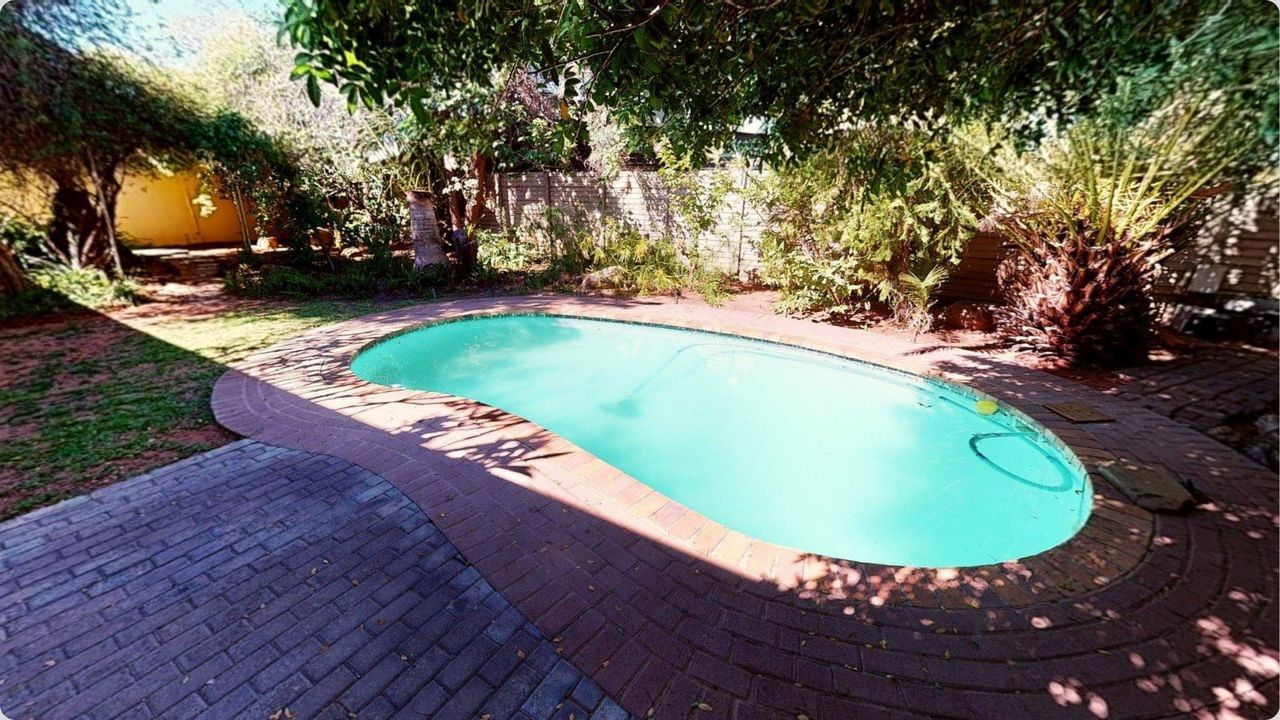 Photo 10 of 44