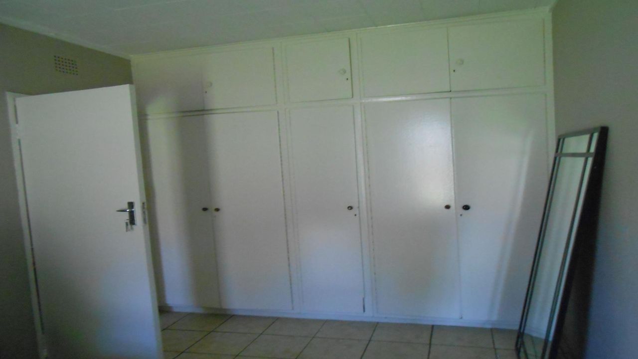 Photo 14 of 22