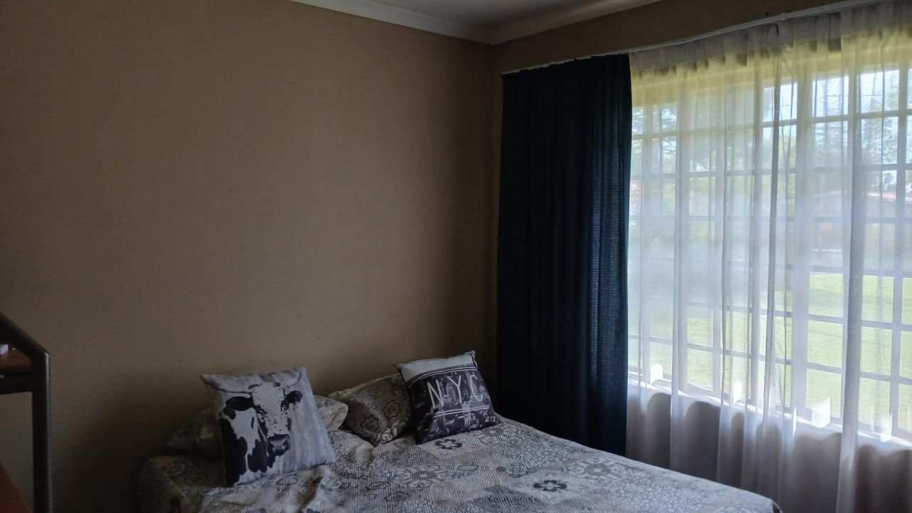 Photo 12 of 33