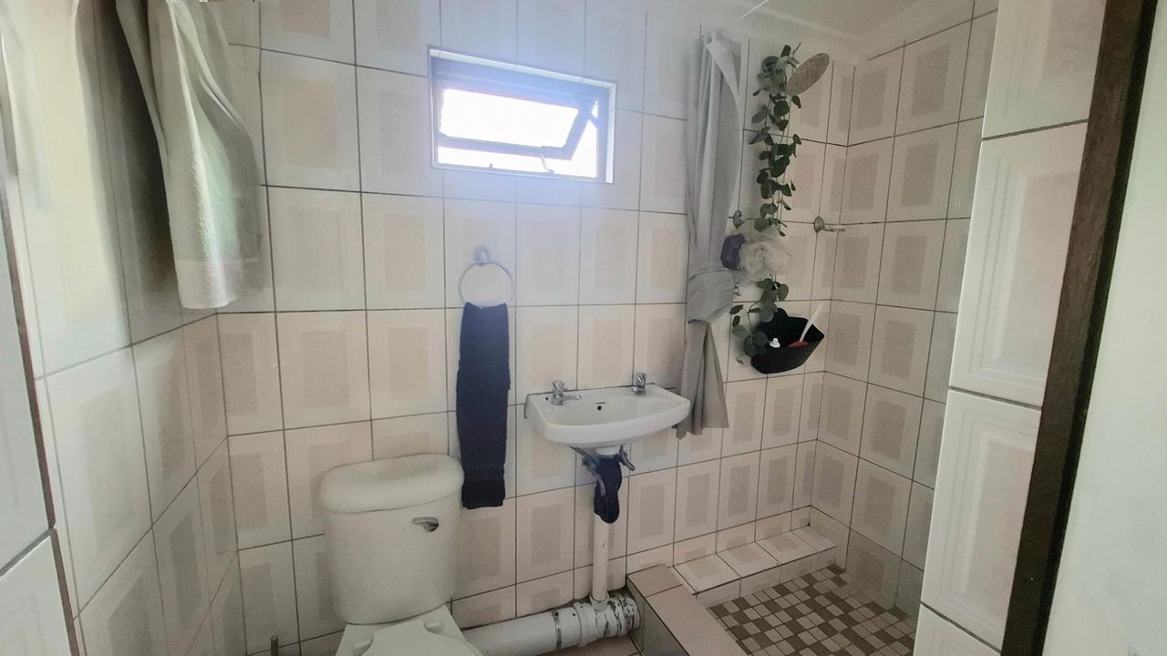 Photo 18 of 20