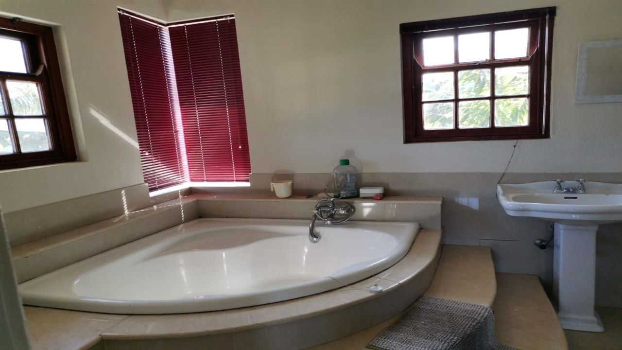 Photo 14 of 21