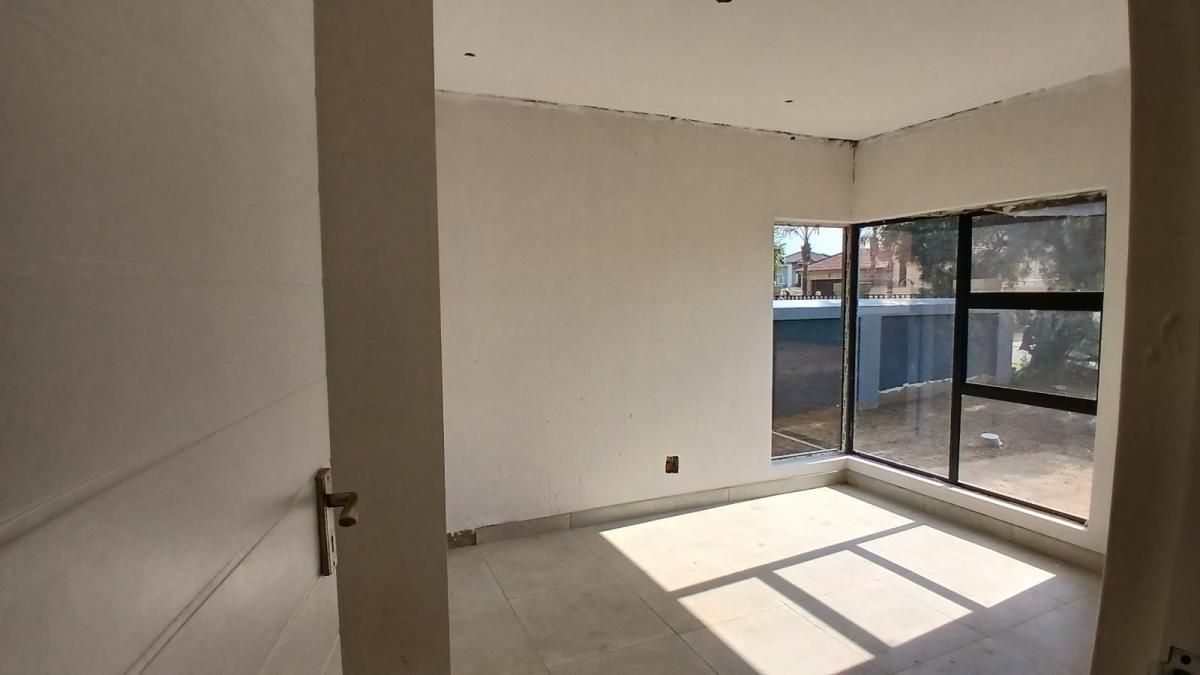 Photo 8 of 26