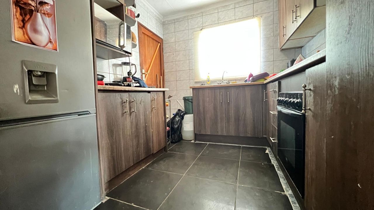 Photo 7 of 17