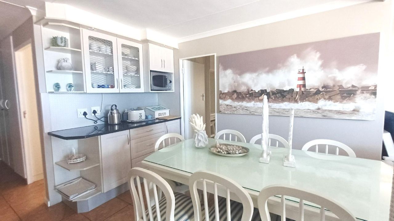 Photo 5 of 16