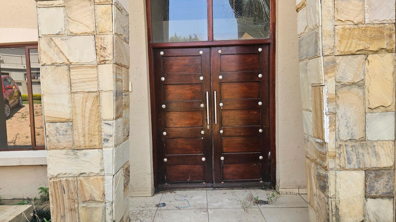 Photo 2 of 37