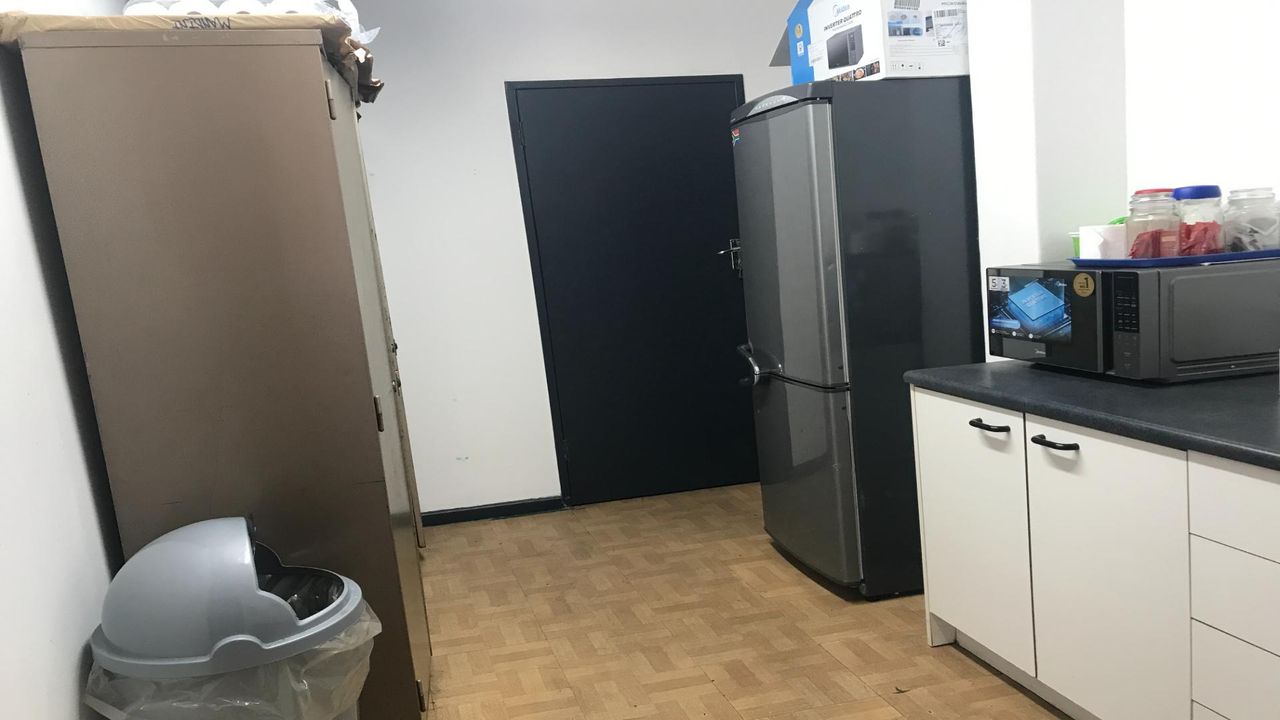 Photo 10 of 25