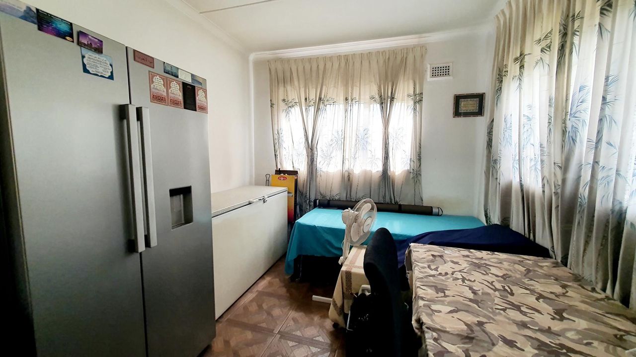 Photo 19 of 23