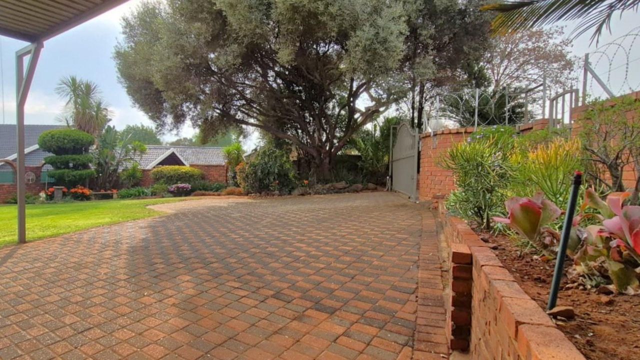 Photo 29 of 36