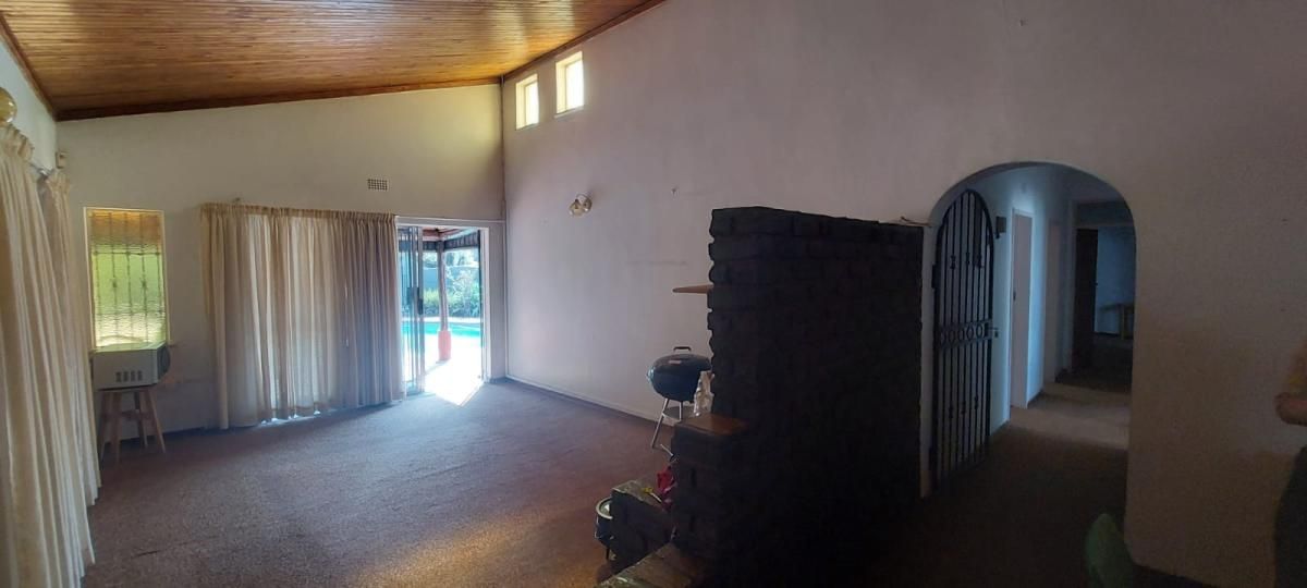 Photo 14 of 32