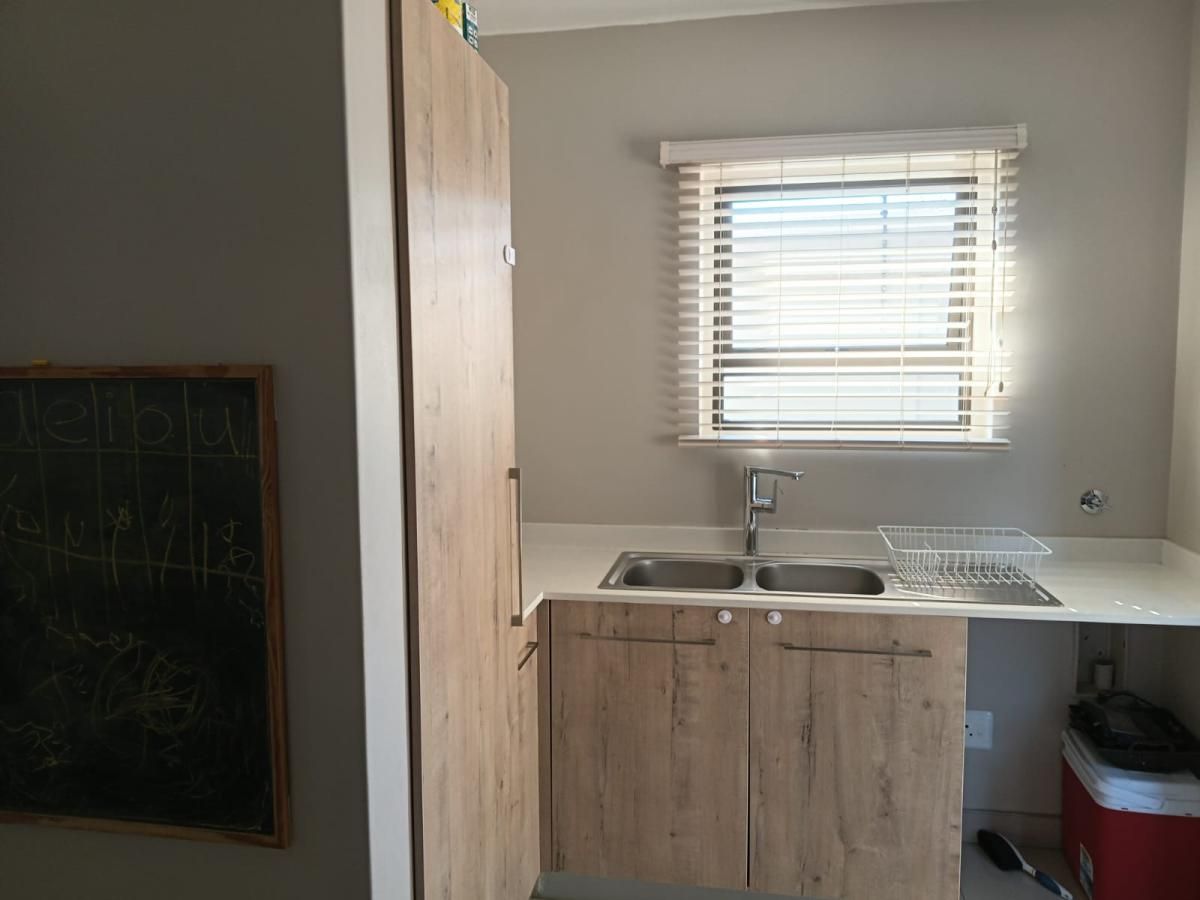 Photo 4 of 25
