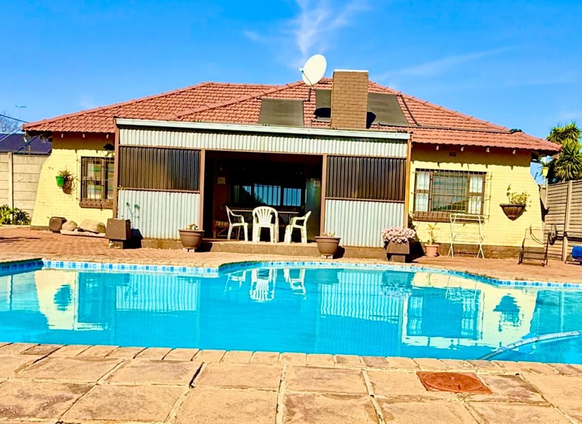 Photo of 4 Bedroom house for sale in Witpoortjie, Roodepoort