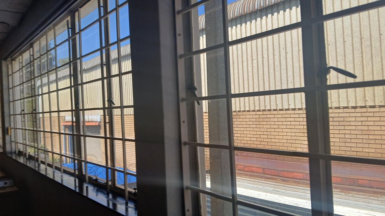 Photo 2 of 28