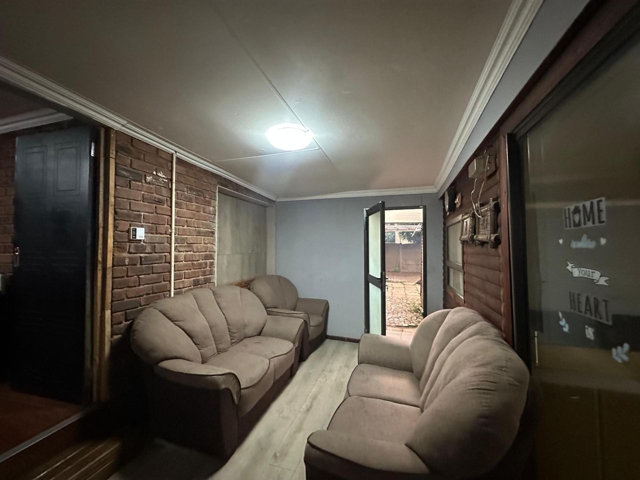 Photo 16 of 24