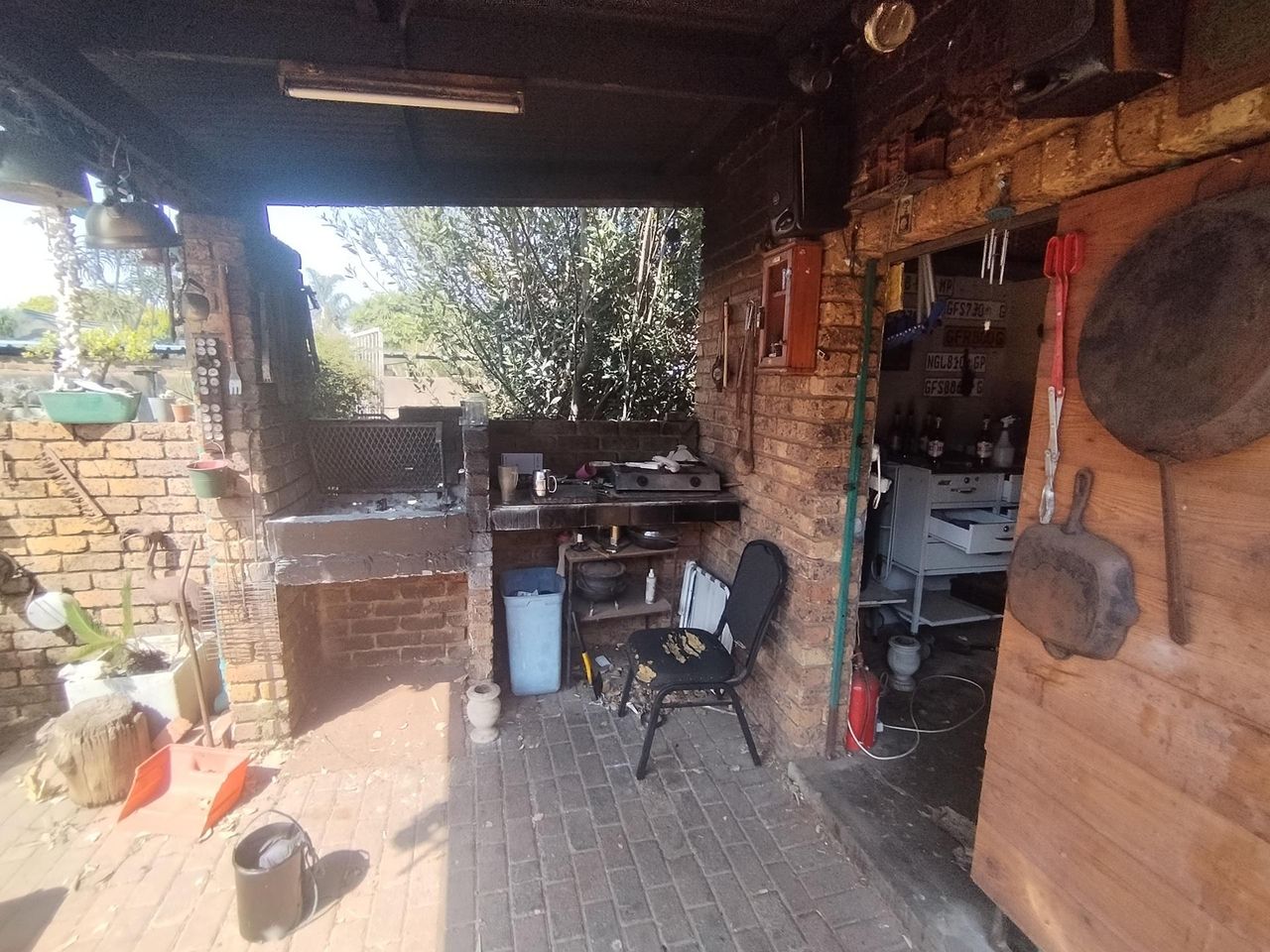 Photo 18 of 21