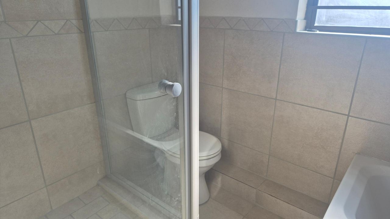 Photo 23 of 26