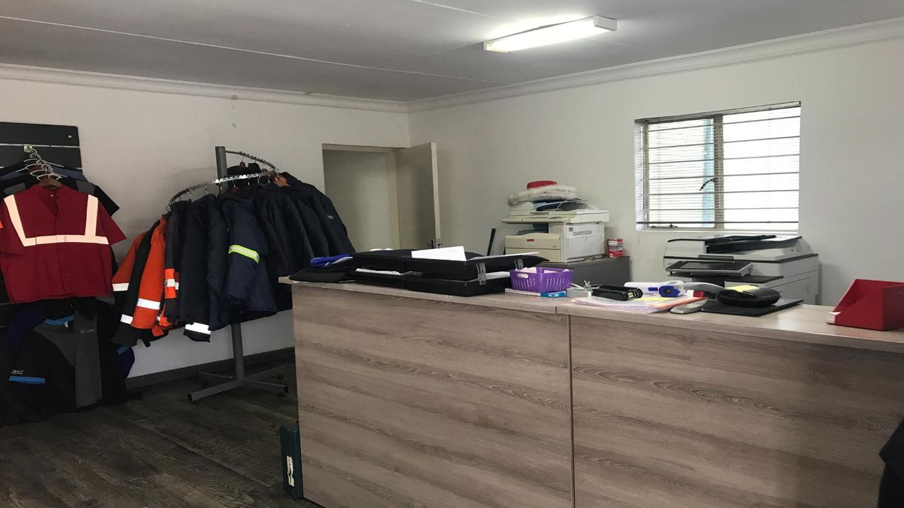 Photo 9 of 16