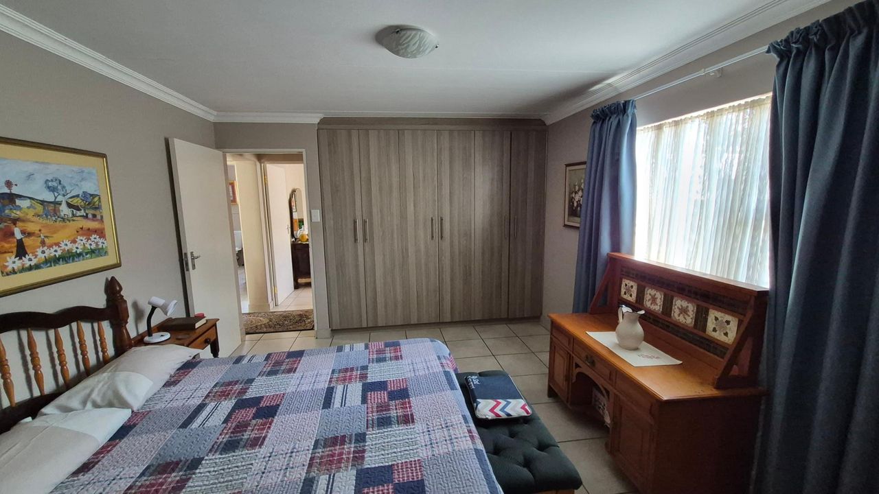 Photo 15 of 21