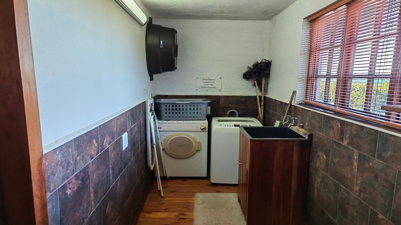 Photo 8 of 24