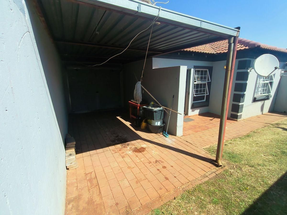Photo 19 of 20