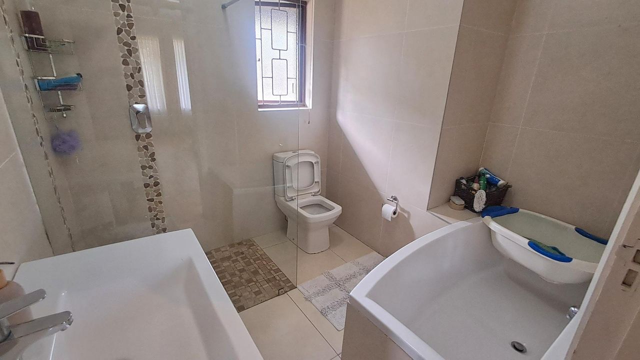 Photo 15 of 26