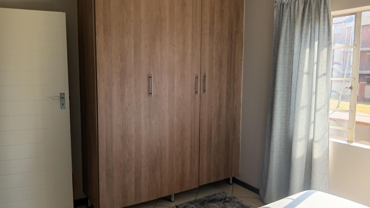 Photo 14 of 22