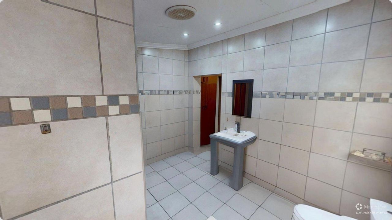 Photo 38 of 65