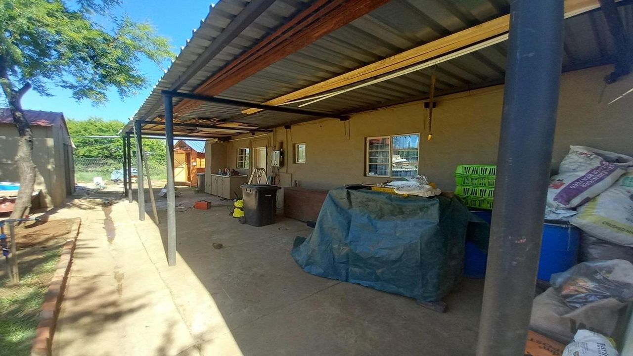 Photo 28 of 34