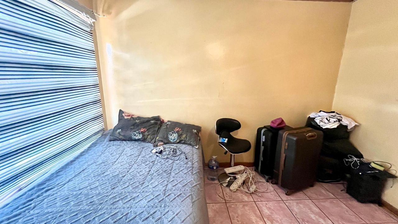 Photo 18 of 28