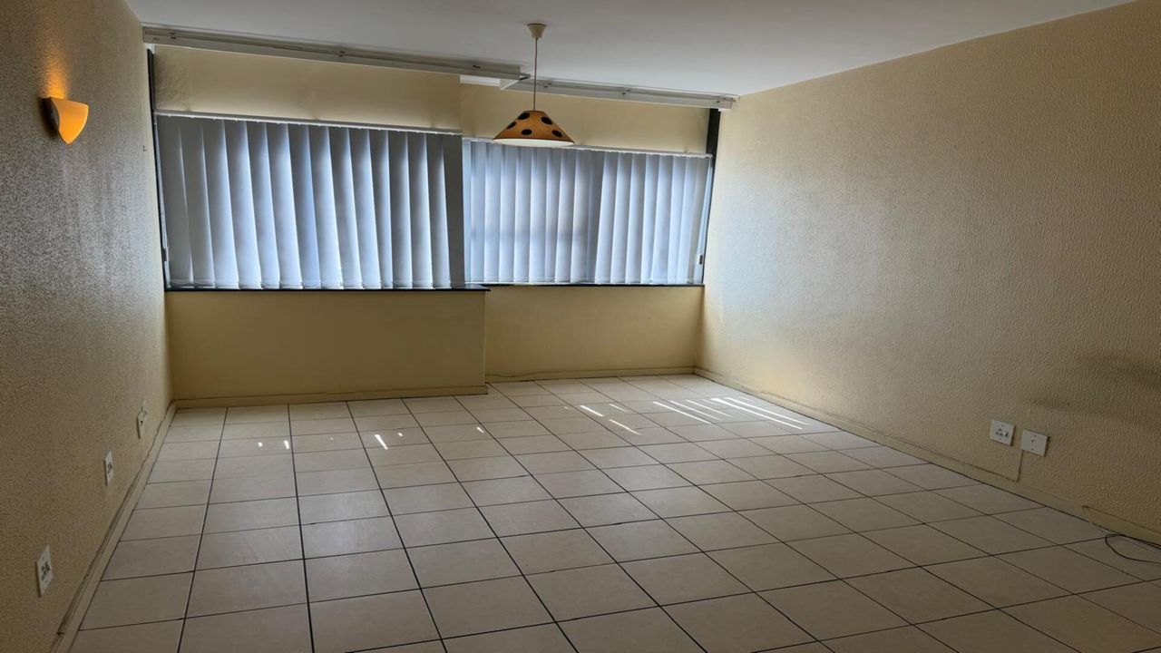 Photo 4 of 24
