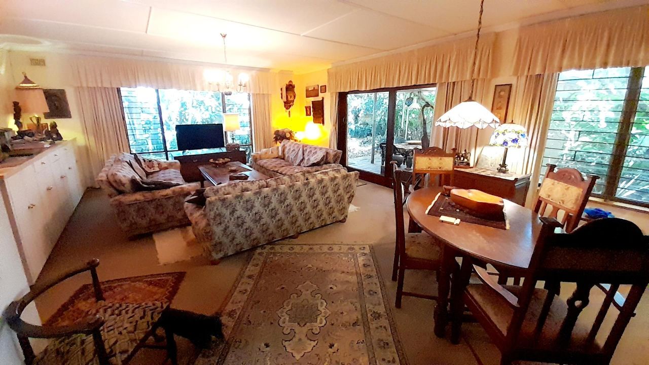 Photo 10 of 27