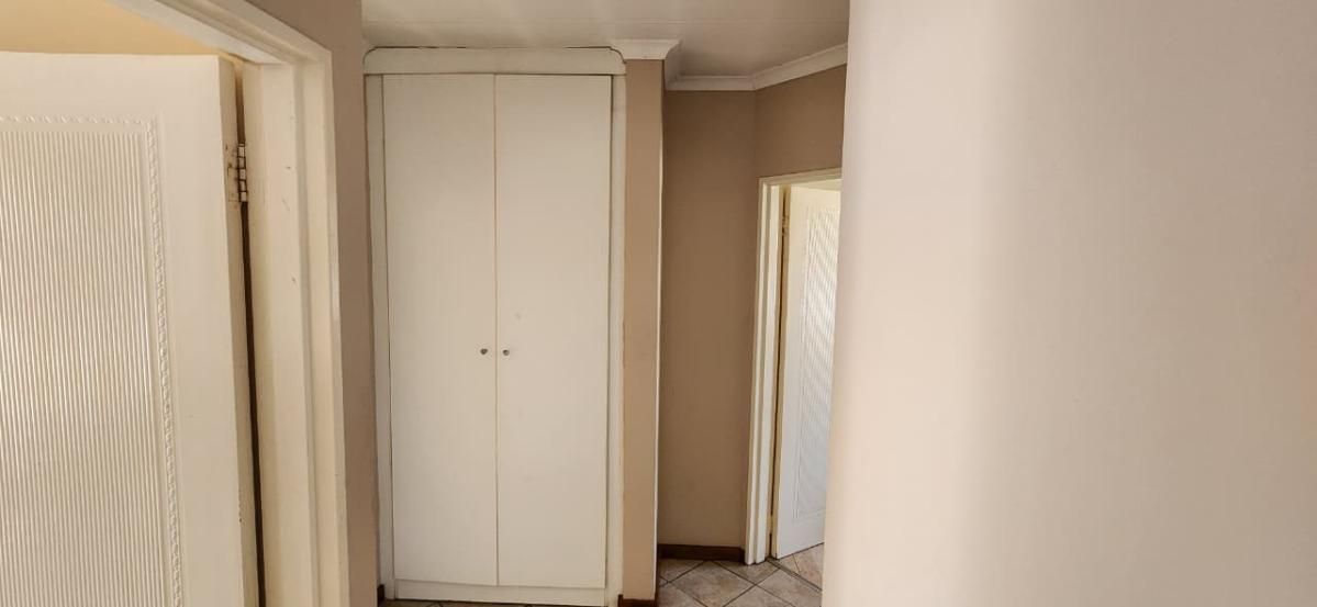 Photo 8 of 19