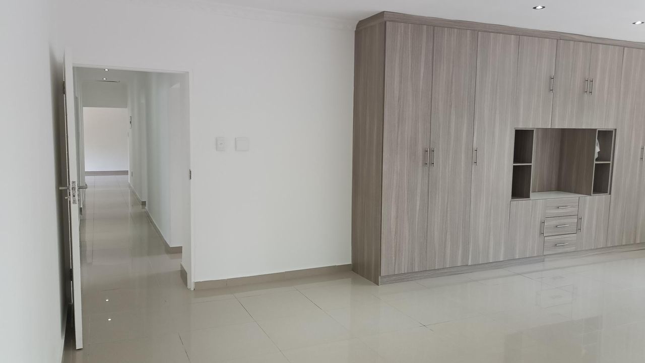 Photo 19 of 29
