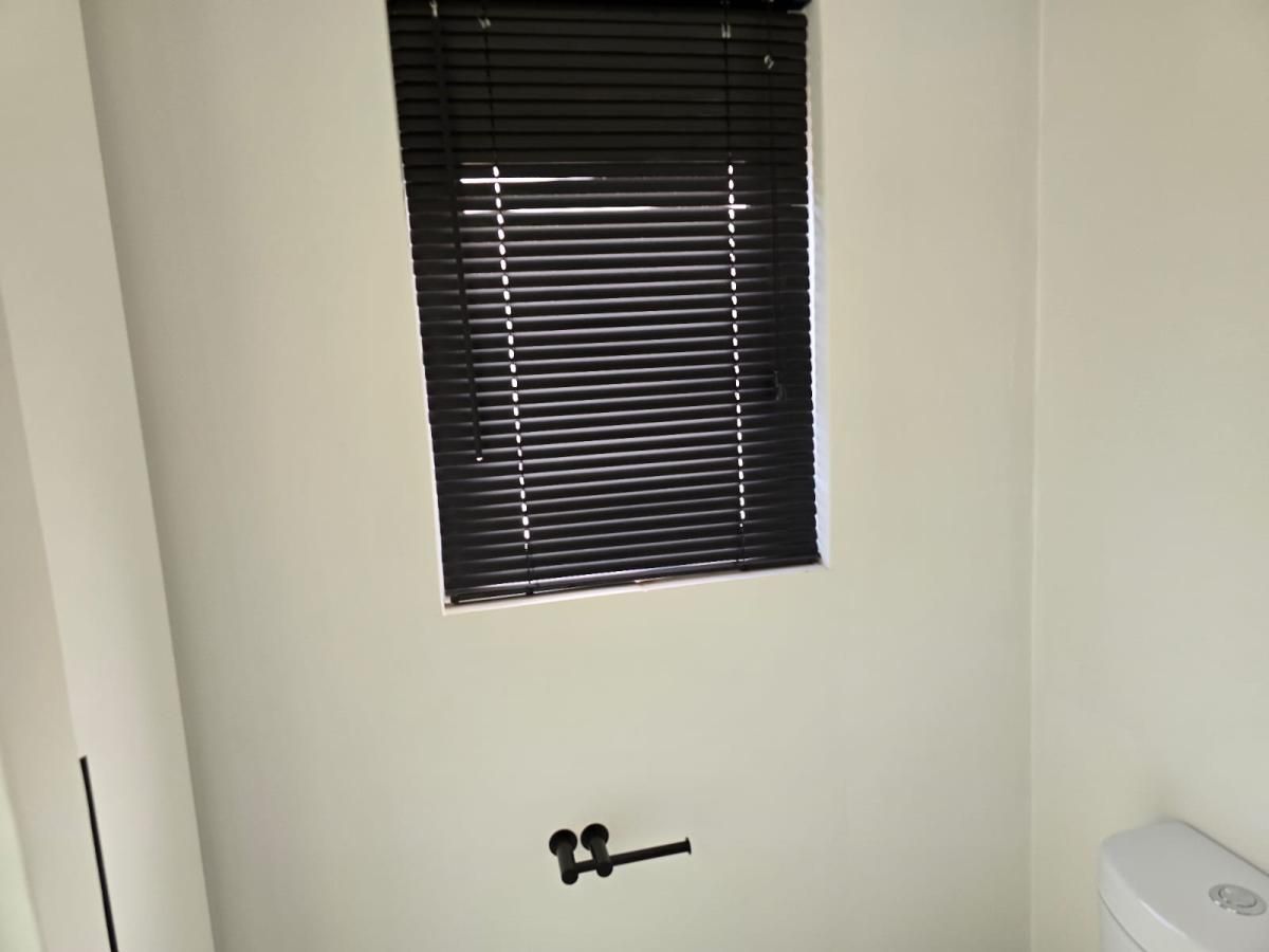Photo 5 of 9