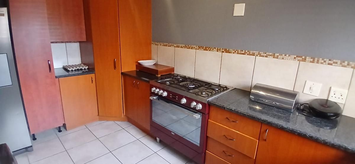 Photo 9 of 24