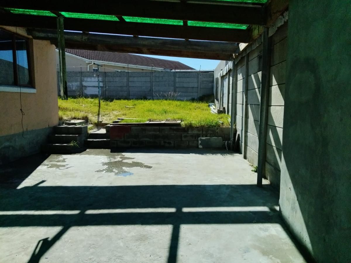 Photo 13 of 18