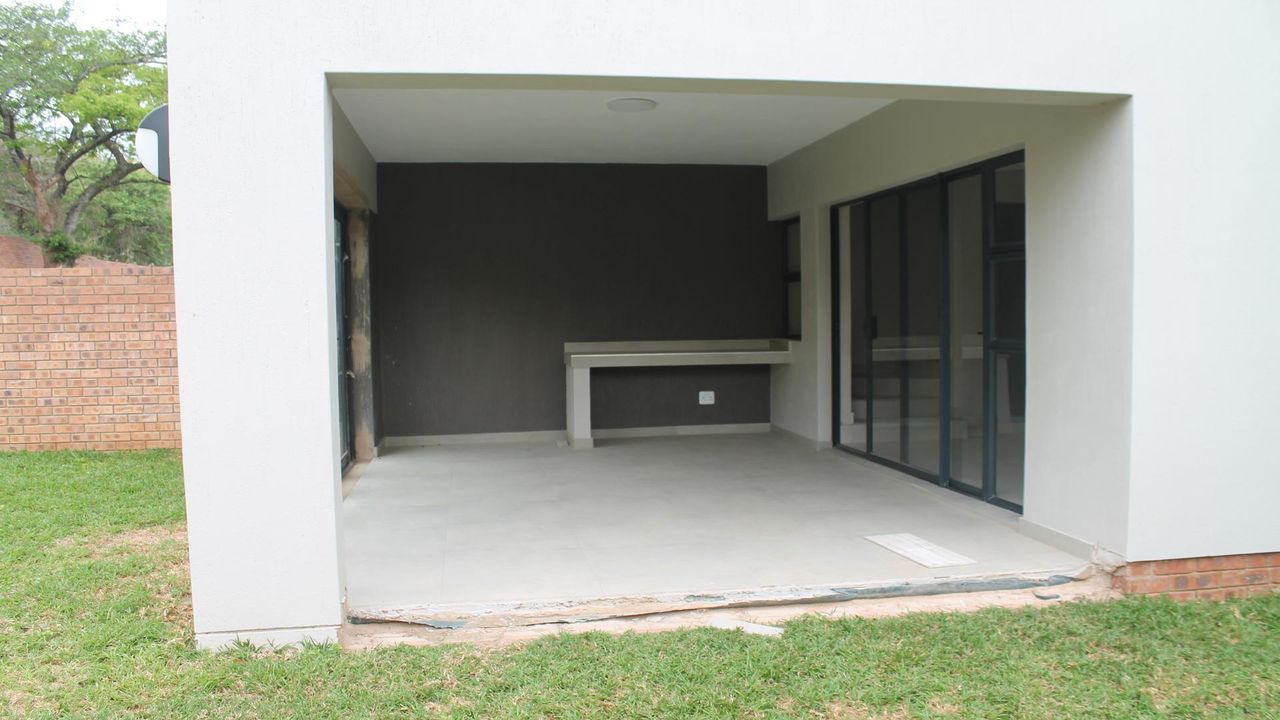 Photo 5 of 30
