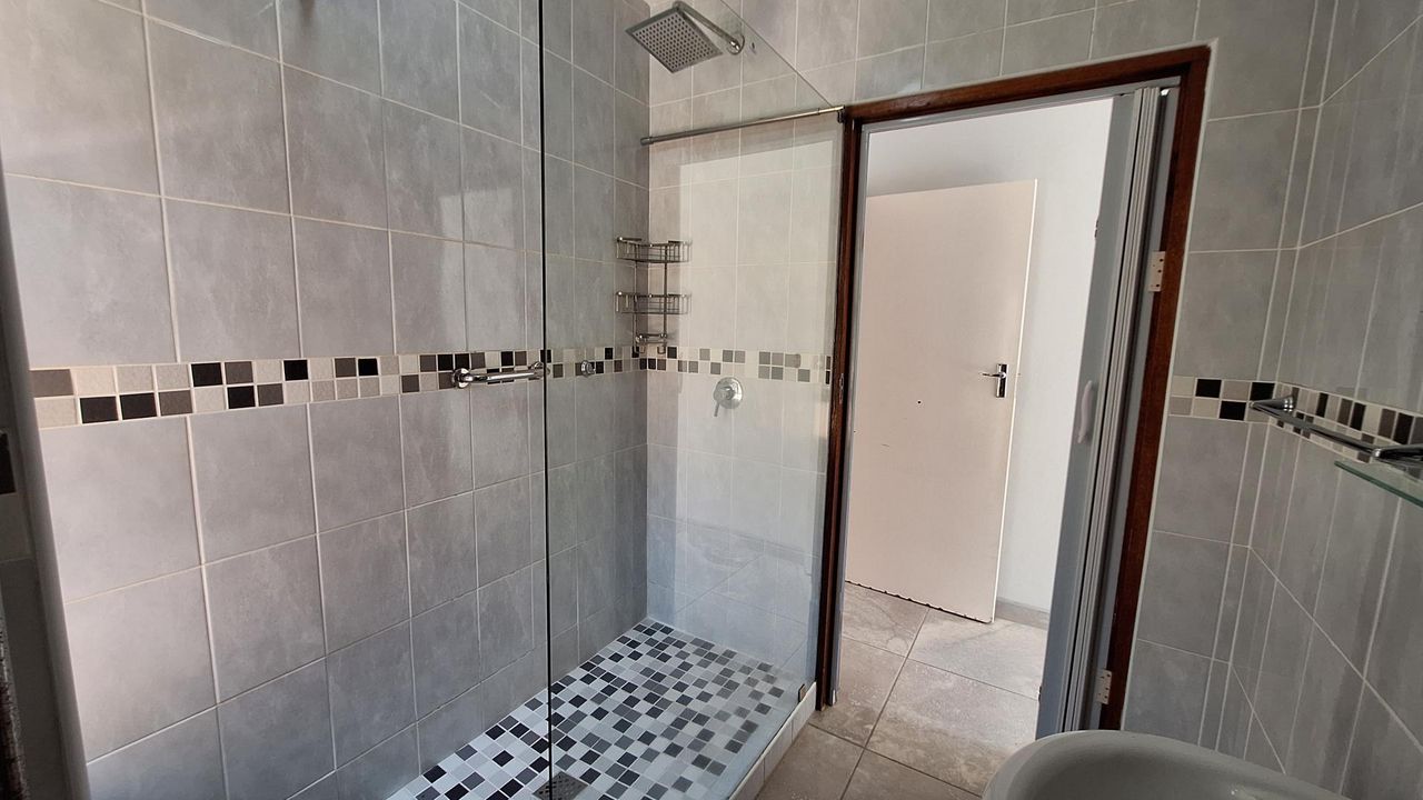 Photo 10 of 23