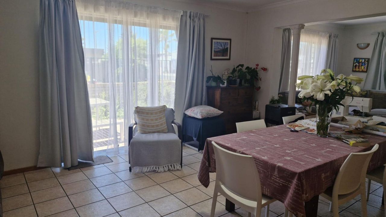 Photo 3 of 20
