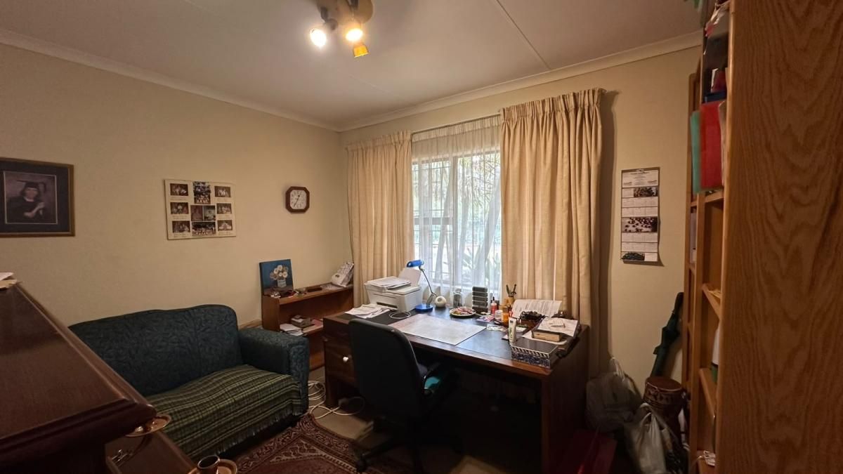Photo 9 of 24