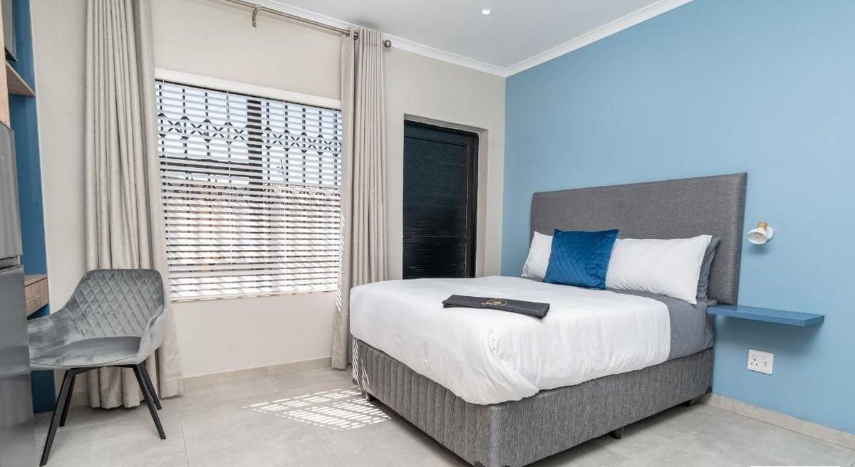 Photo 10 of 12