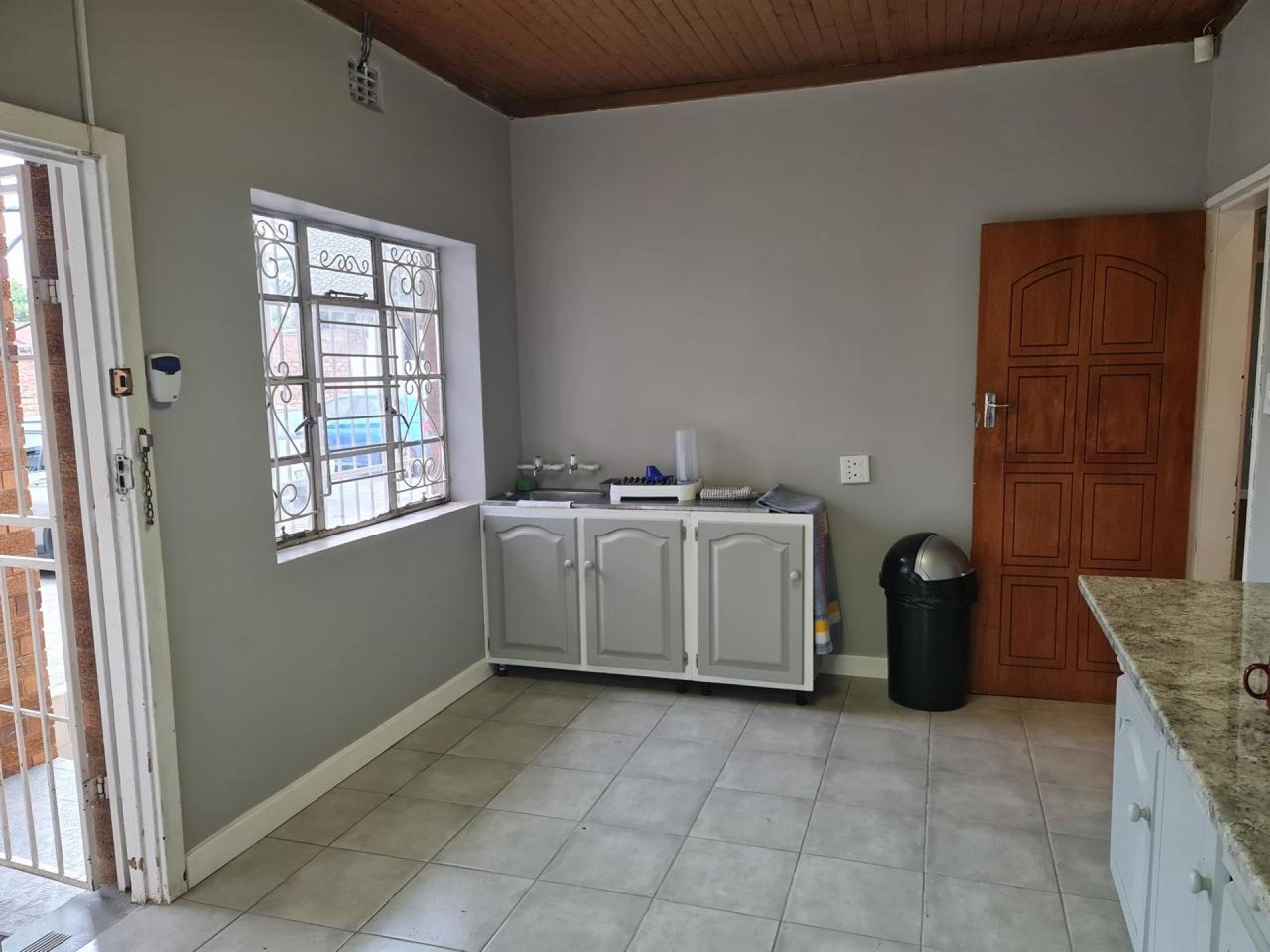 Photo 3 of 22