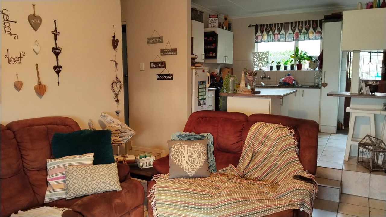 Photo 4 of 23