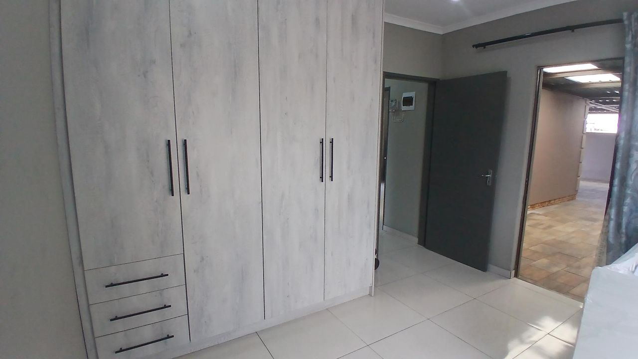 Photo 26 of 32
