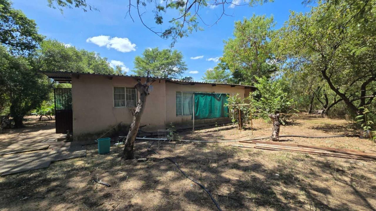 Photo 18 of 21