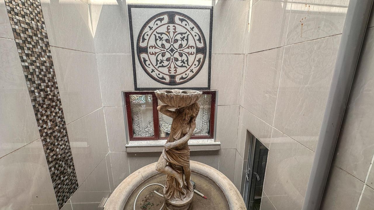 Photo 4 of 40