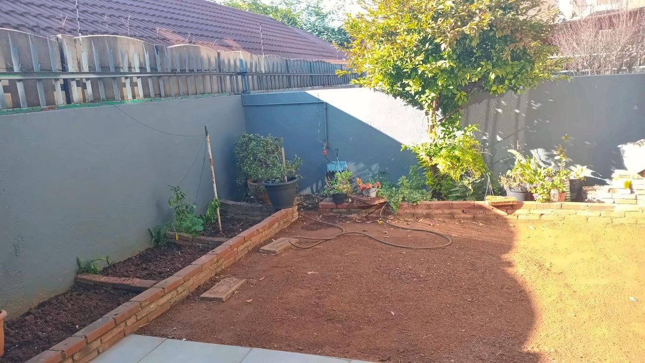 Photo 15 of 32