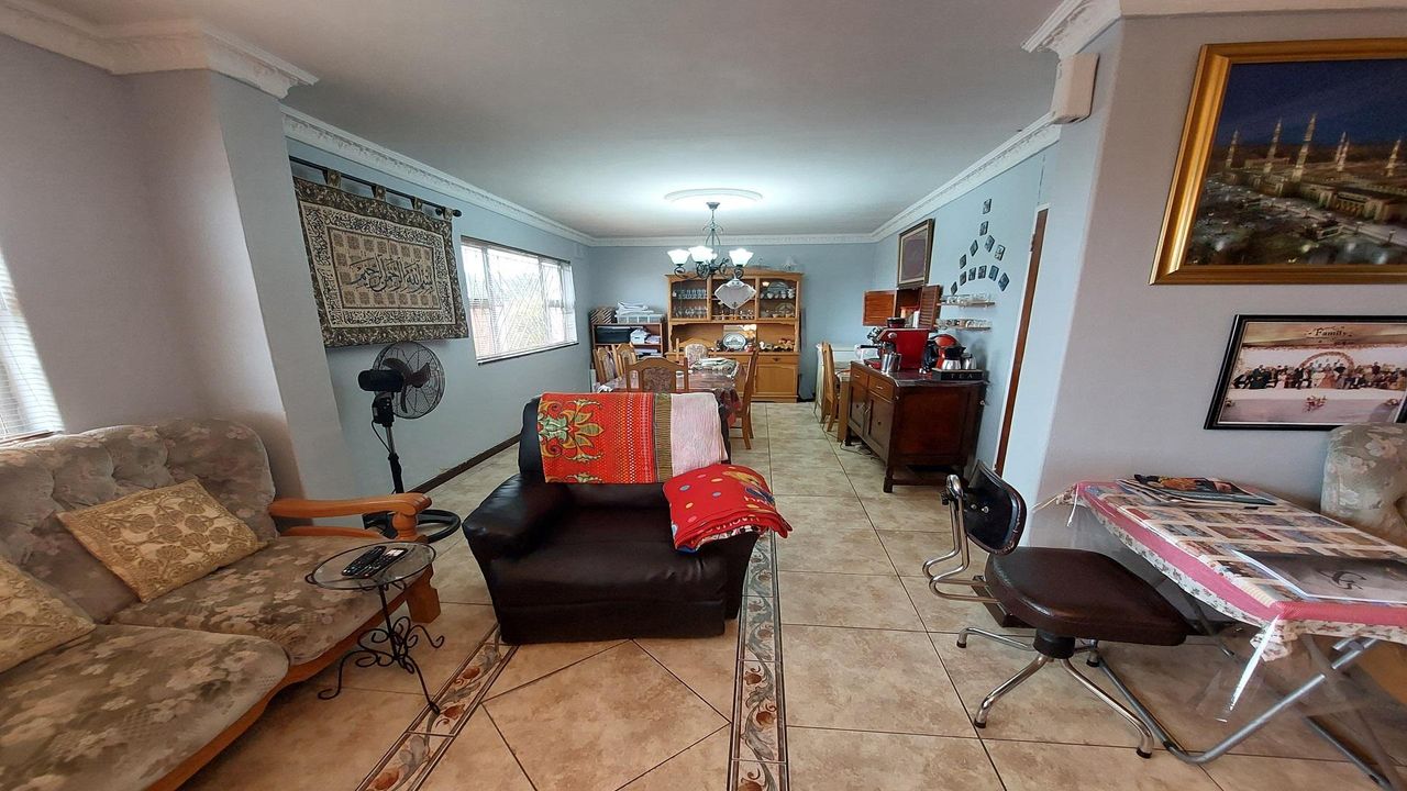 3 Bedroom house for sale in Pinati, Cape Town