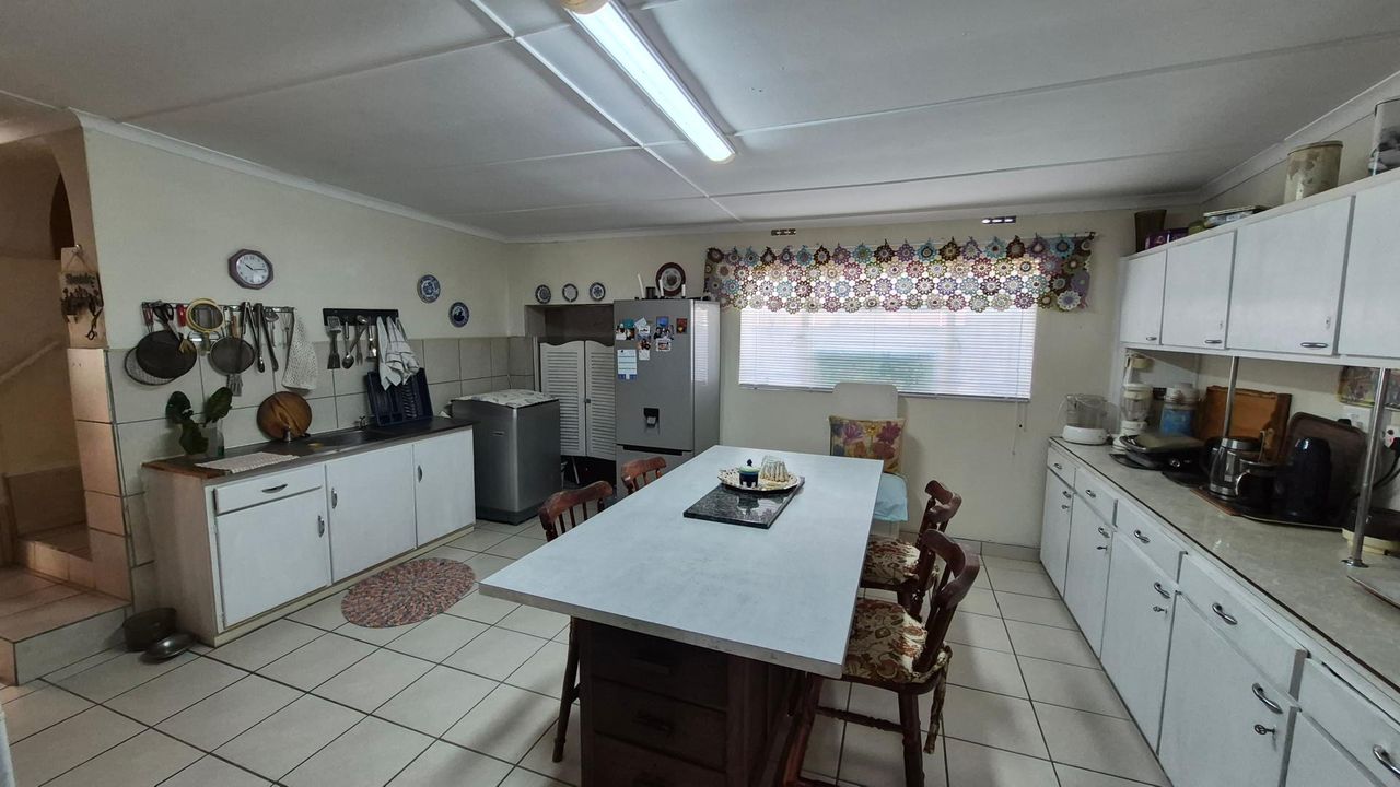 Photo 12 of 25