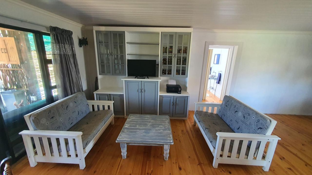 Photo 9 of 25